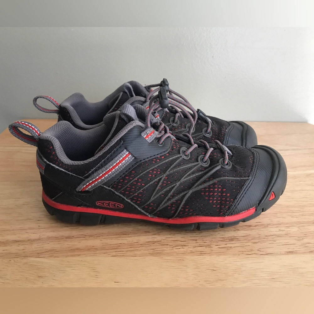 Keen Waterproof Shoes Big Kids Size: US 2 EUR 34 CM 21